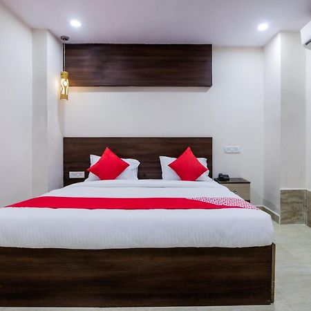 Super Hotel O Holiday Rani Gunj Opp Punjab National Bank Secunderabad Exterior photo
