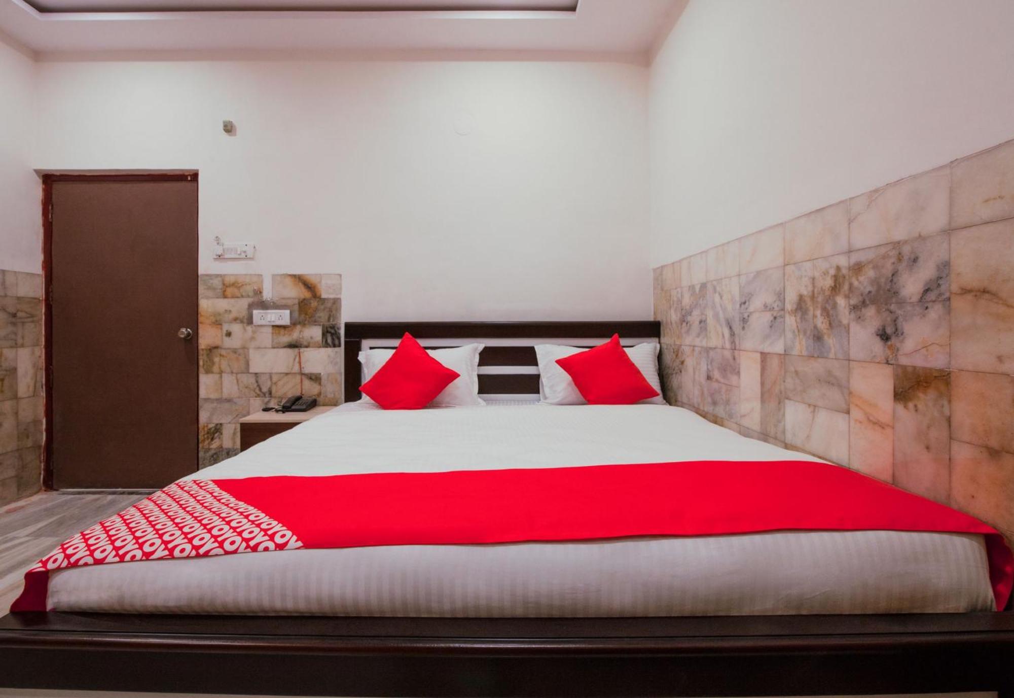 Super Hotel O Holiday Rani Gunj Opp Punjab National Bank Secunderabad Exterior photo