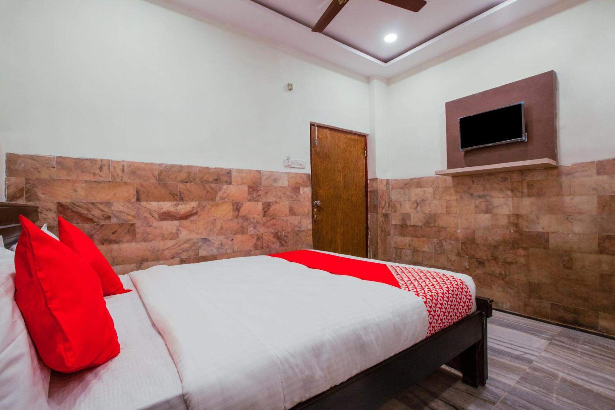 Super Hotel O Holiday Rani Gunj Opp Punjab National Bank Secunderabad Exterior photo