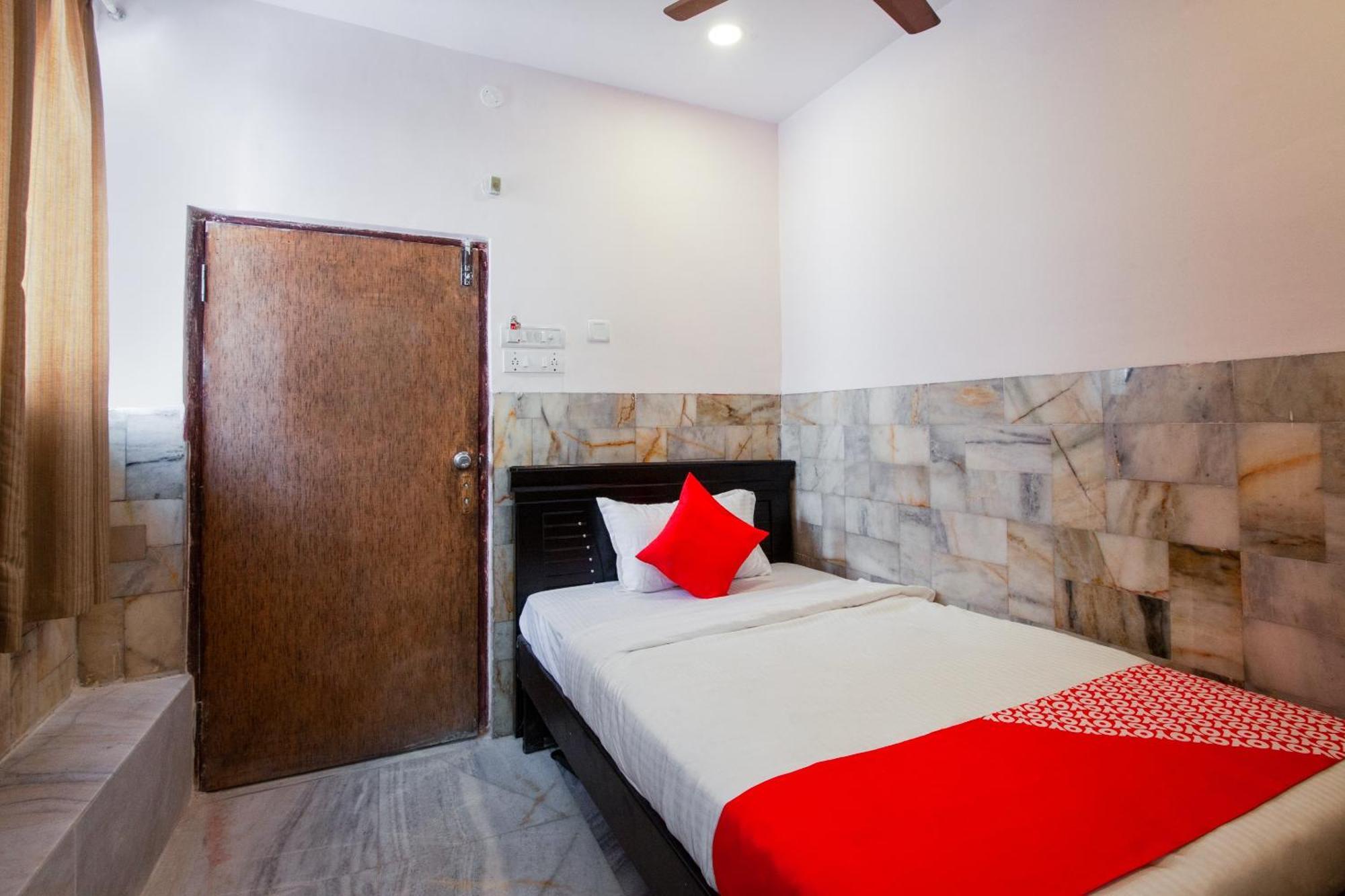 Super Hotel O Holiday Rani Gunj Opp Punjab National Bank Secunderabad Exterior photo