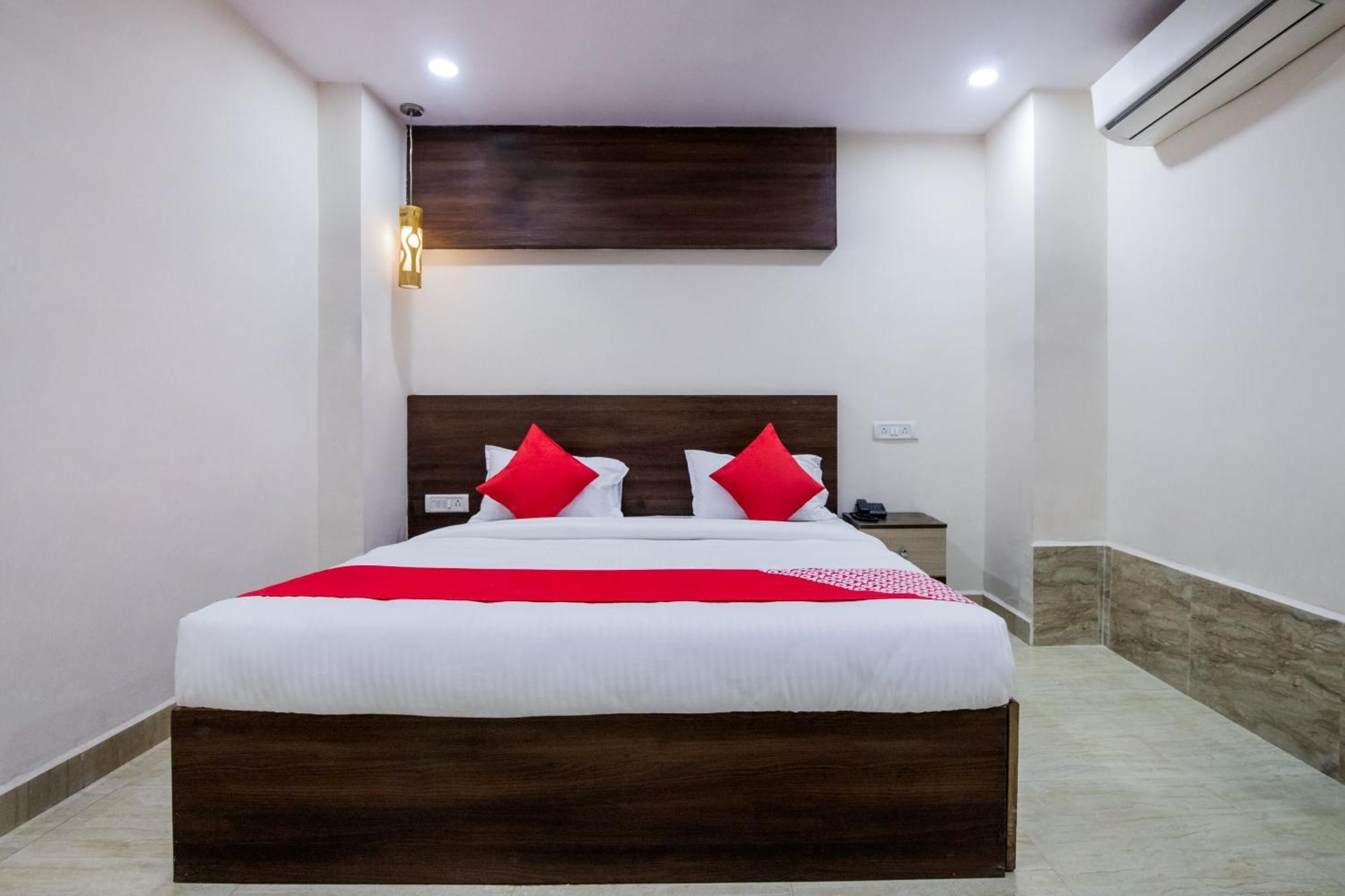 Super Hotel O Holiday Rani Gunj Opp Punjab National Bank Secunderabad Exterior photo