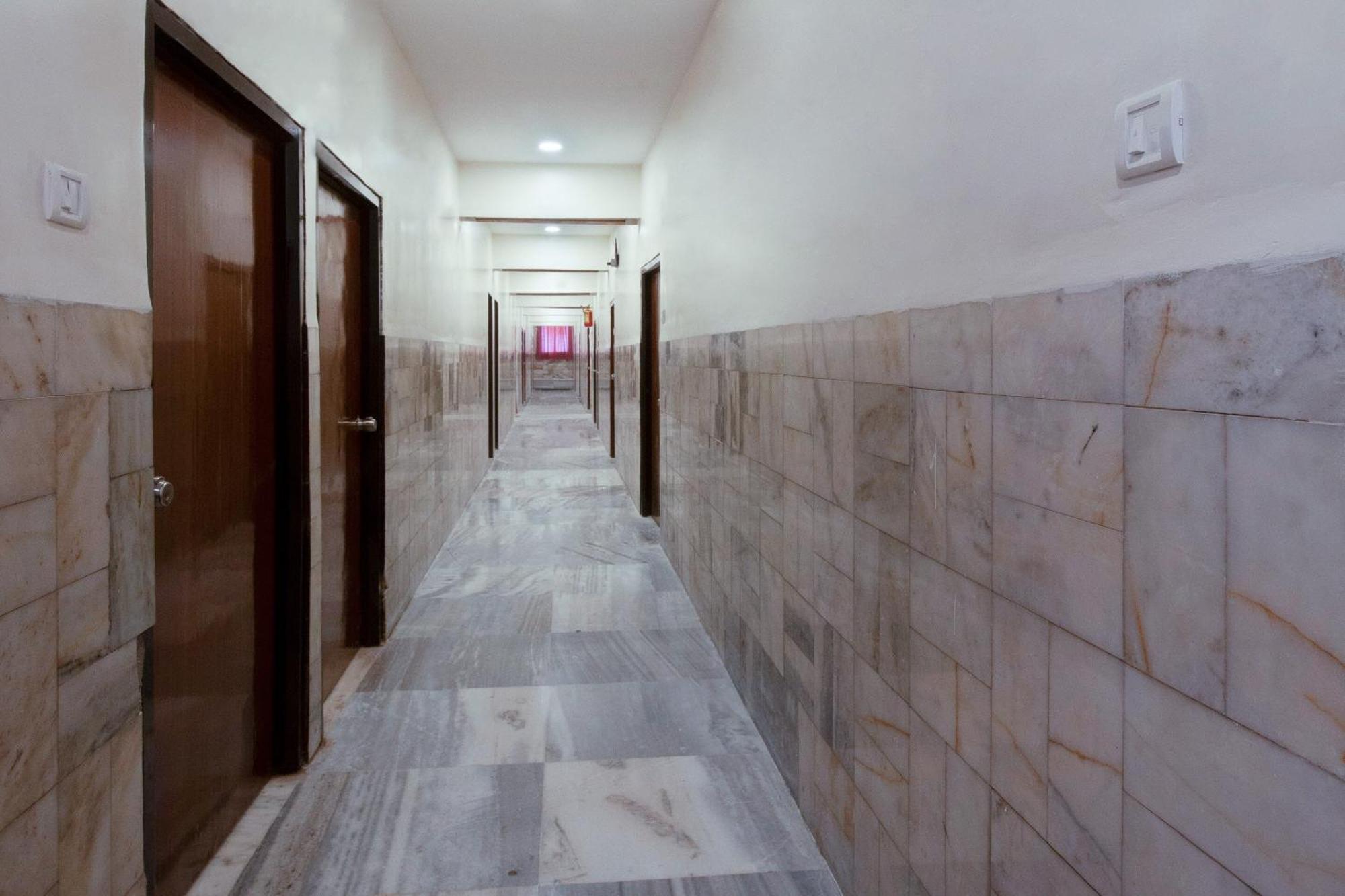 Super Hotel O Holiday Rani Gunj Opp Punjab National Bank Secunderabad Exterior photo