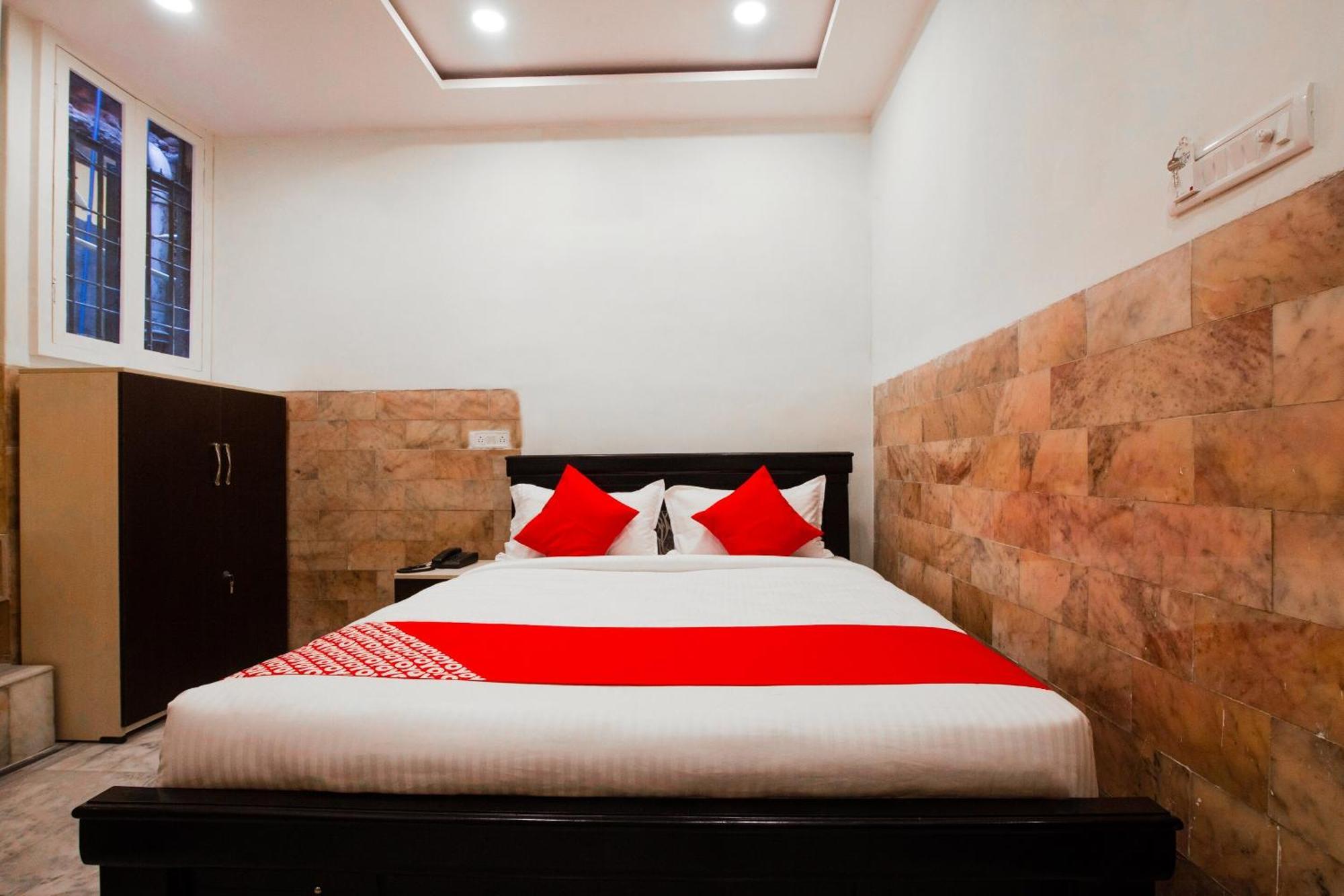 Super Hotel O Holiday Rani Gunj Opp Punjab National Bank Secunderabad Exterior photo